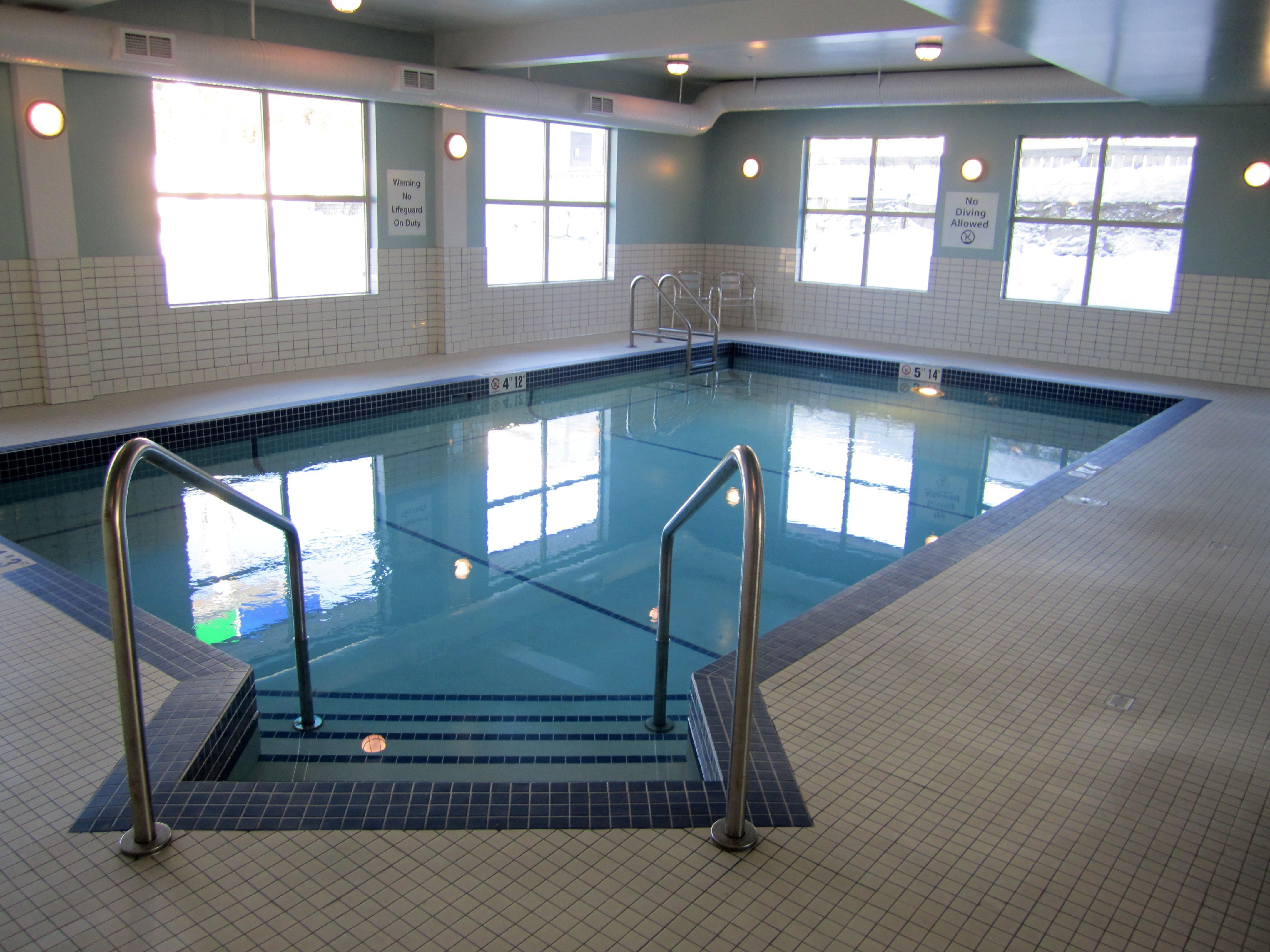 Holiday Inn Express Golden-Kicking Horse By Ihg Экстерьер фото