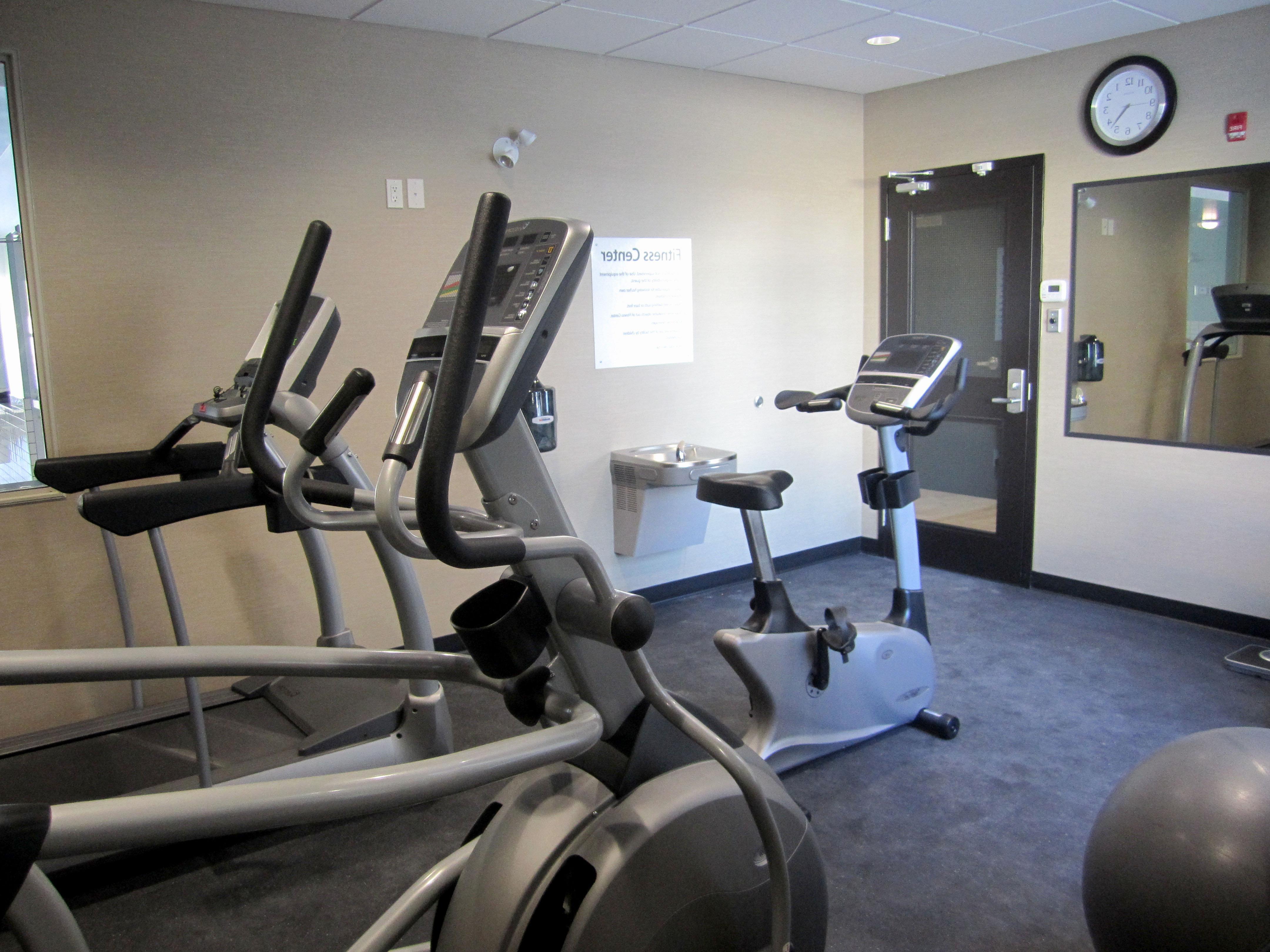 Holiday Inn Express Golden-Kicking Horse By Ihg Экстерьер фото