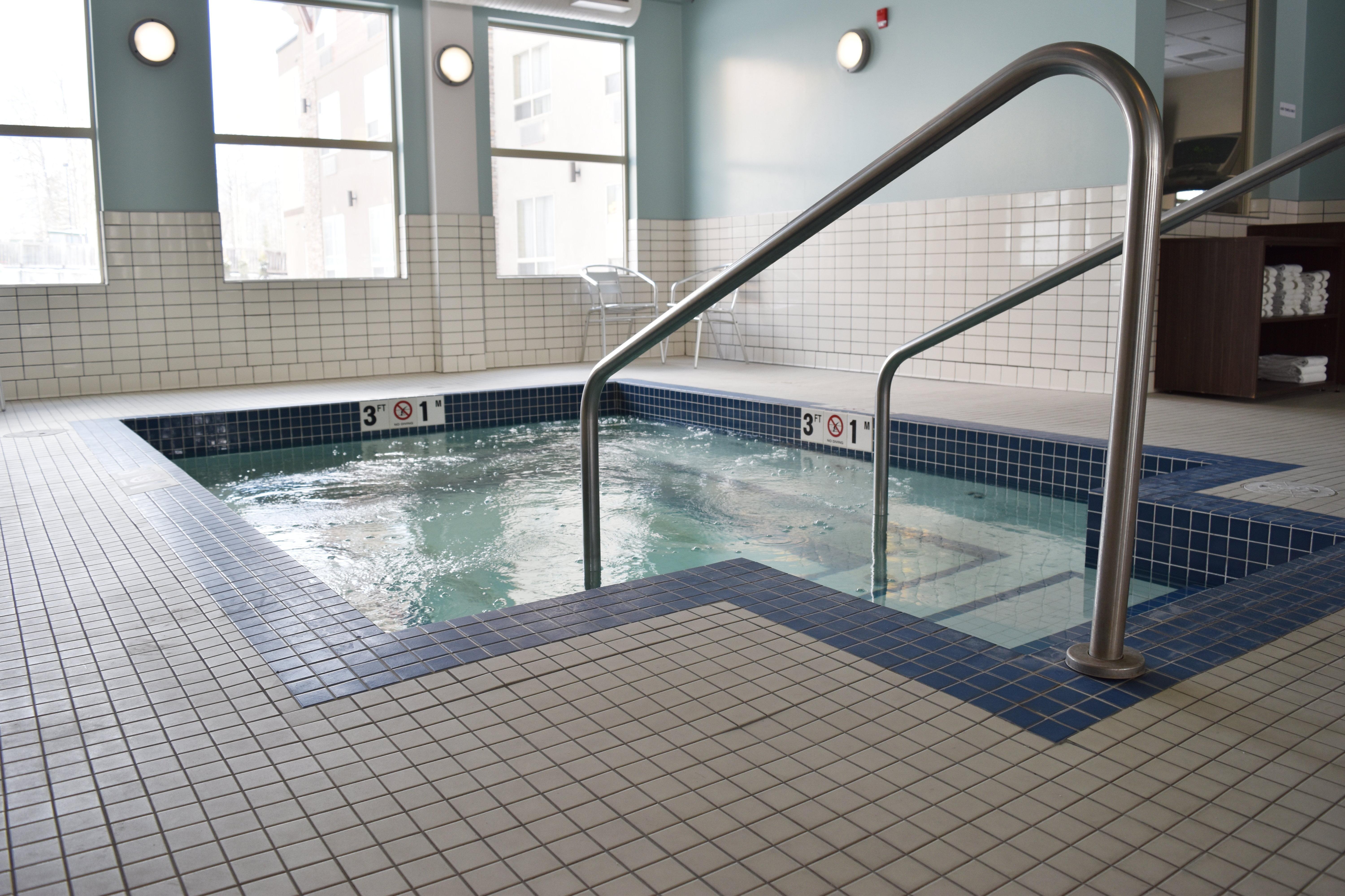 Holiday Inn Express Golden-Kicking Horse By Ihg Экстерьер фото